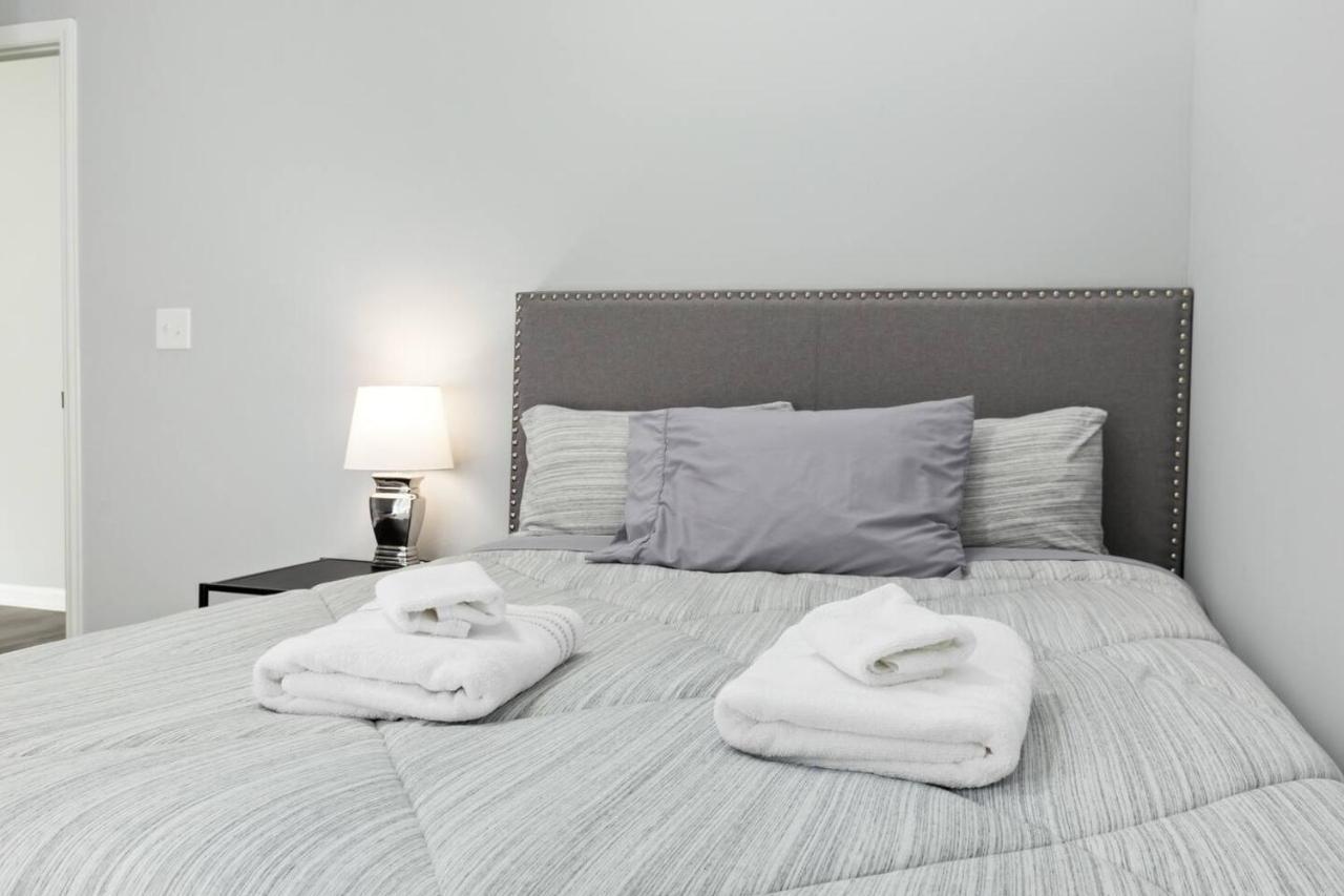 Recently Renovated Chic Durham Farmhouse 外观 照片